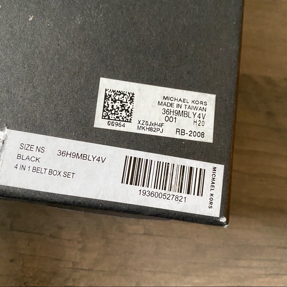 Michael Kors Men 4-in-1 Logo Belt Set New in Box - Picture 8 of 8